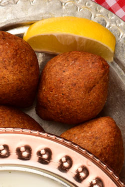 https://www.hataygastronomiklezzetler.com/wp-content/uploads/2022/04/habbe-icli-kofte.jpg