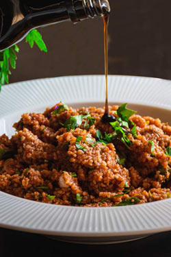 https://www.hataygastronomiklezzetler.com/wp-content/uploads/2022/04/kisir-sat.jpg